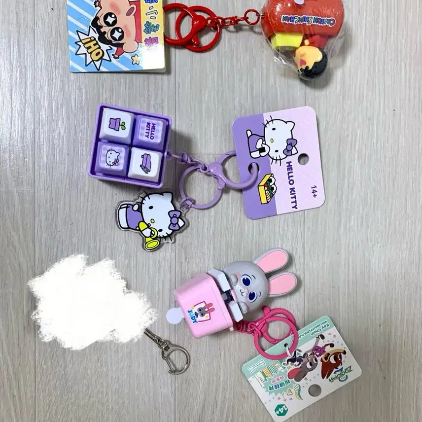 [BUNJANG] Hello Kitty, Crayon Shin-chan, Zootopia Judy Keychain Bundle Set / (3개일괄) 헬로키티 짱구 주토피아 쥬디 키캡 키링