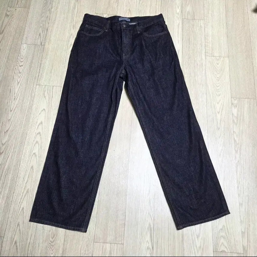 [BUNJANG] Uniqlo JWA Relaxed Fit Jeans (Size 34) / 유니클로 JWA 청바지 (34)
