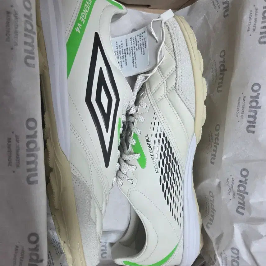 [BUNJANG] Umbro Revenes Premium TF Futsal Shoes Size 275 New / 엄브로 리벤지 프리미엄 tf 풋살화 275 새상품