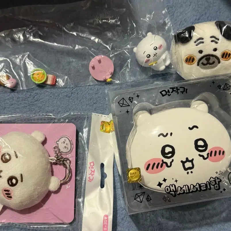 [BUNJANG] Monstrous Acquaintance (Monjakgwi) Keychain & Figure & Mini Doll & Accessory Case Bundle Set / 먼작귀 키링 & 피규어 & 미니인형 & 악세사리통 일괄