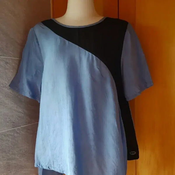 [BUNJANG] Punggi In-yeon Asymmetrical Blouse / 풍기인견 언발 블라우스