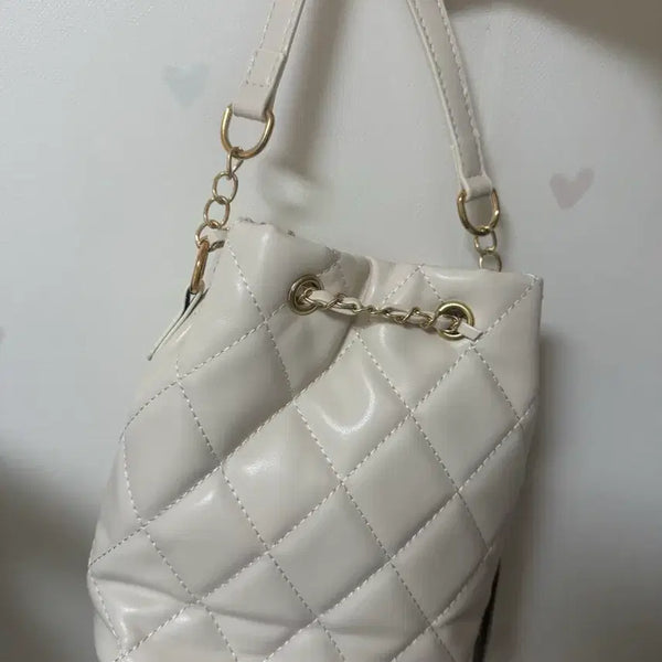 [BUNJANG] Quilted Two-Way Bag / 퀄팅백 투웨이 가능