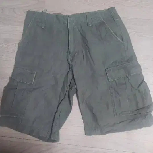 [BUNJANG] HCO Khaki Cargo Shorts Size 32 / HCO. 카키색 카고 반바지32