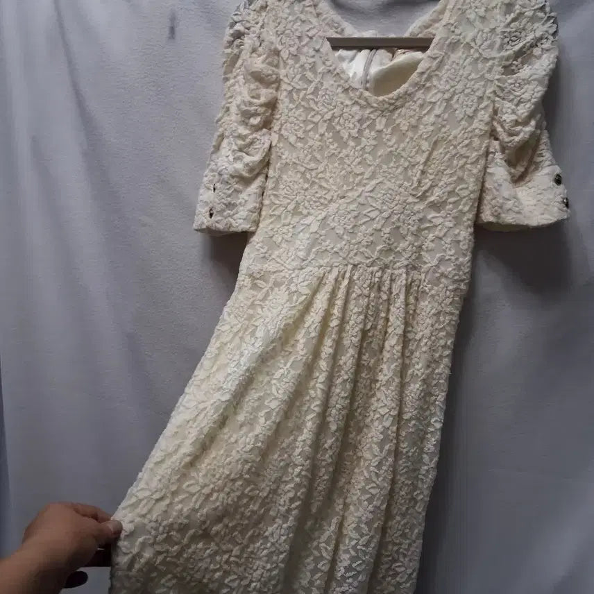 [BUNJANG] Ivory Lace Puff Sleeve Dress (Size S) / 아이보리 레이스 퍼프소매 원피스 S