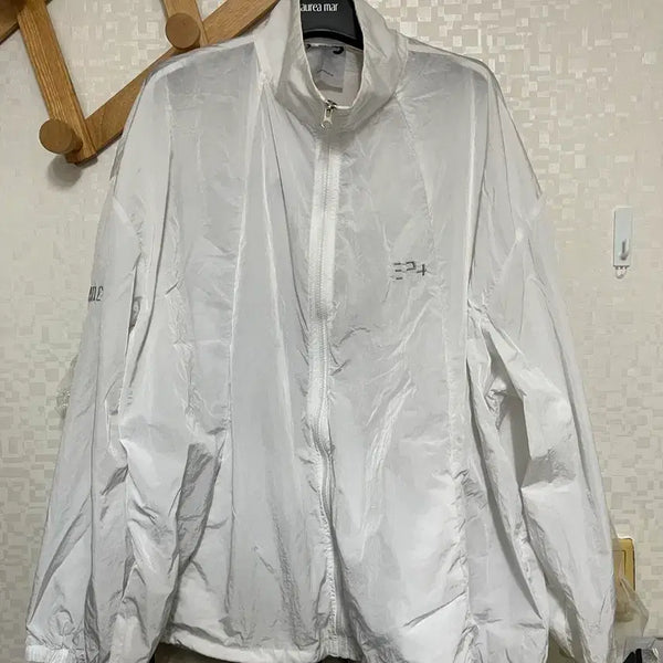 [BUNJANG] Dinosaur White Windbreaker Jacket / 다이노소어 화이트 바람막이 실착 있음