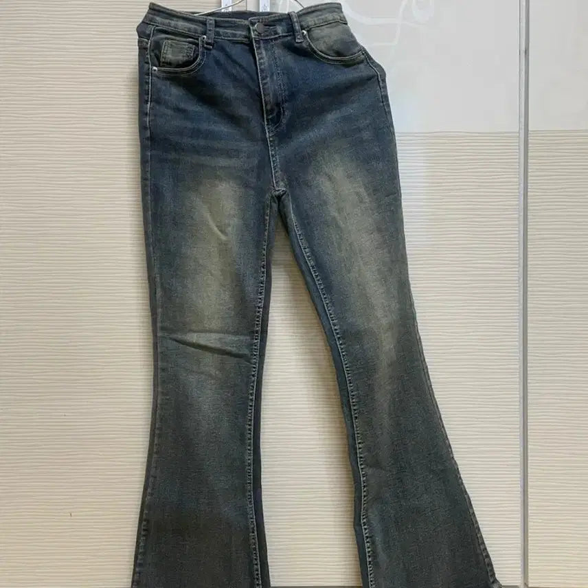 [BUNJANG] Bootcut Jeans / 부츠컷 청바지 (한번도 안 입어요!)