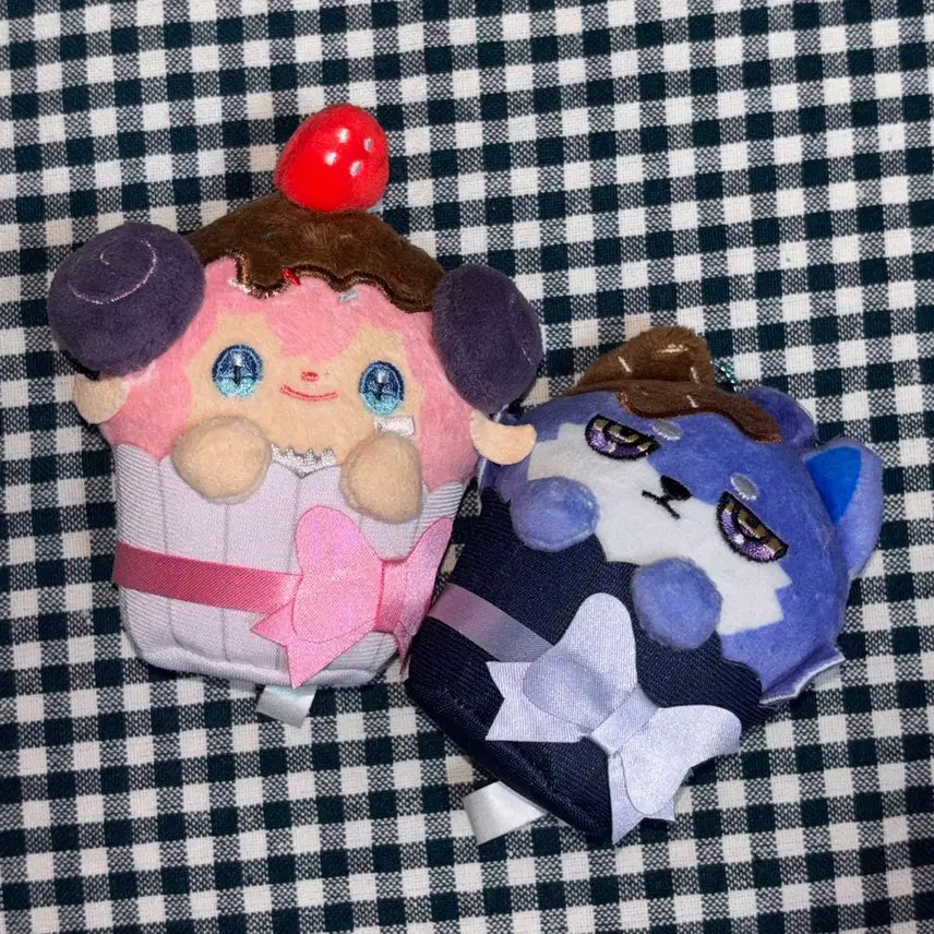 [BUNJANG] Nijisanji Valentine Gwulf Mascots Akagi Wen, Koyamada Rou Set / (2종SET) 니지산지 발렌타인 갸울프 마스코크 인형 아카기웬 코야나기로우
