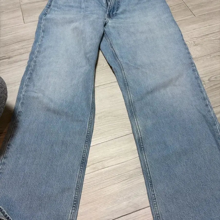 [BUNJANG] Uniqlo JW Anderson Straight Denim (Size 34) / 유니클로 jw앤더슨 스트레이트 데님 34