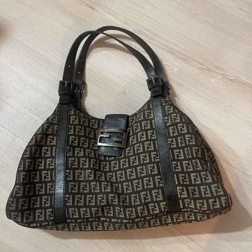 [BUNJANG] Fendi Zucca Shoulder Bag Brown / 펜디 쥬카 숄더백 브라운