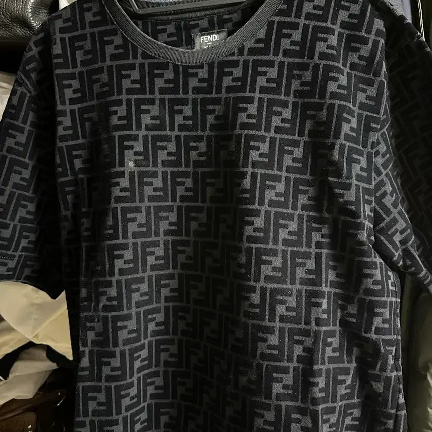 [BUNJANG] Fendi FF Monogram Velvet T-Shirt / 펜디 FF 모노그램 벨벳 반팔