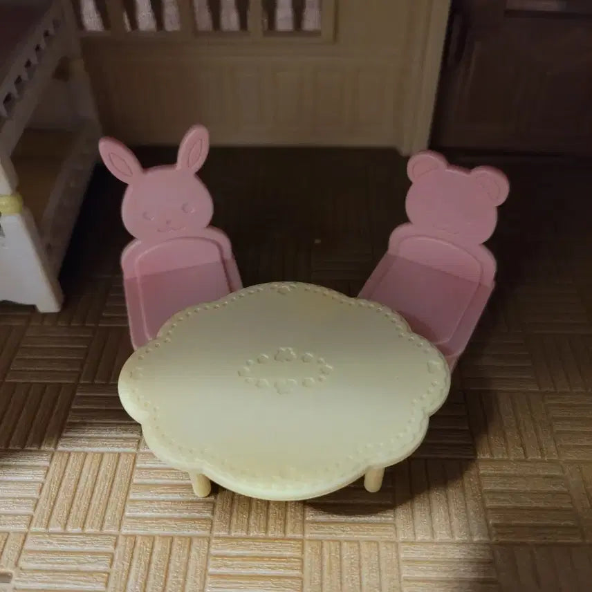 [BUNJANG] Sylvanian Families Baby Table Furniture Set / 실바니안 아기 테이블 가구