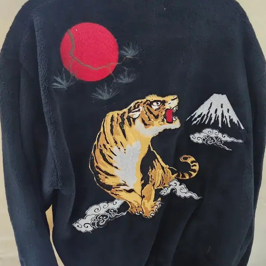 [BUNJANG] Karakuri Tamashii Tiger Embroidered Fleece XL / 카라쿠리타마시 호랑이 자수 후리스 xl