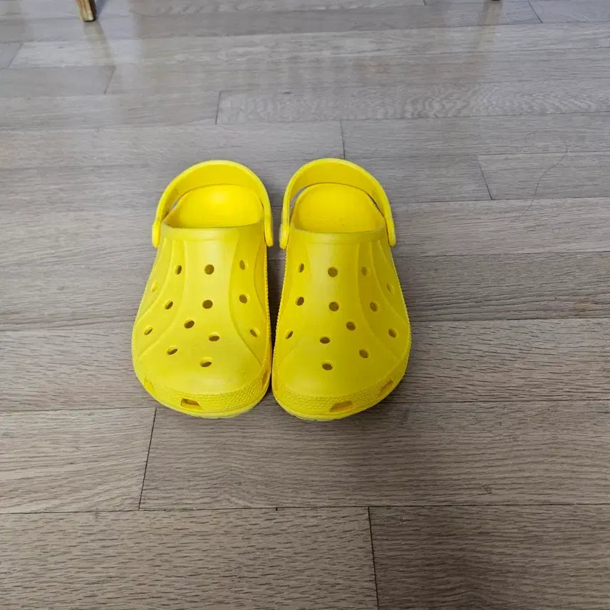[BUNJANG] Crocs Yellow W6 / 크록스 옐로우 W6(택포)