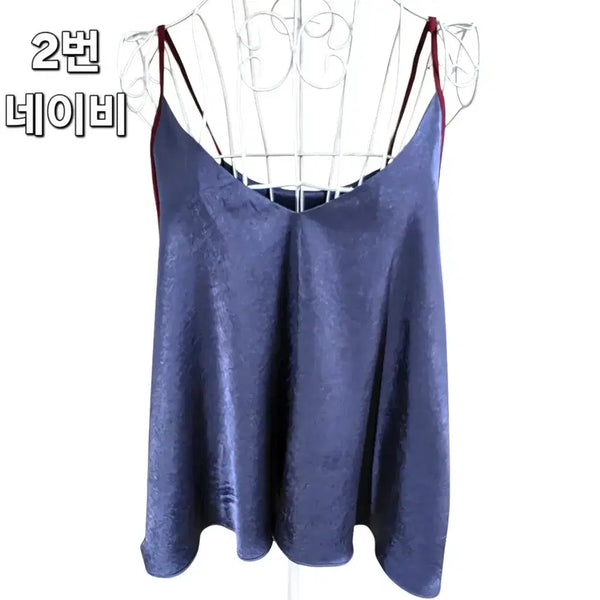 [BUNJANG] GIRLS HOLIC Silky Satin V-Neck Camisole Top (Navy, Size 55-66) / 새틴 나시/뷔스티에 (새상품) 55~66 A라인 핏