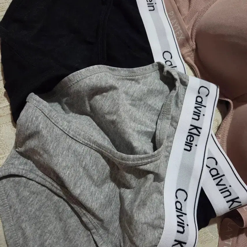 [BUNJANG] Calvin Klein Women's Panty and Bra Set / 여성 팬티 브래지어