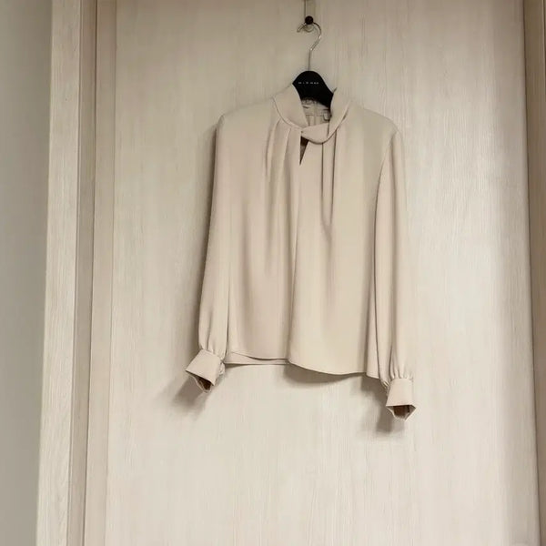 [BUNJANG] MICHAA Twisted Detail Zip High-Neck Blouse - Beige / 미샤 꼬임 트임 포인트 자크 하이넥 블라우스 베이지