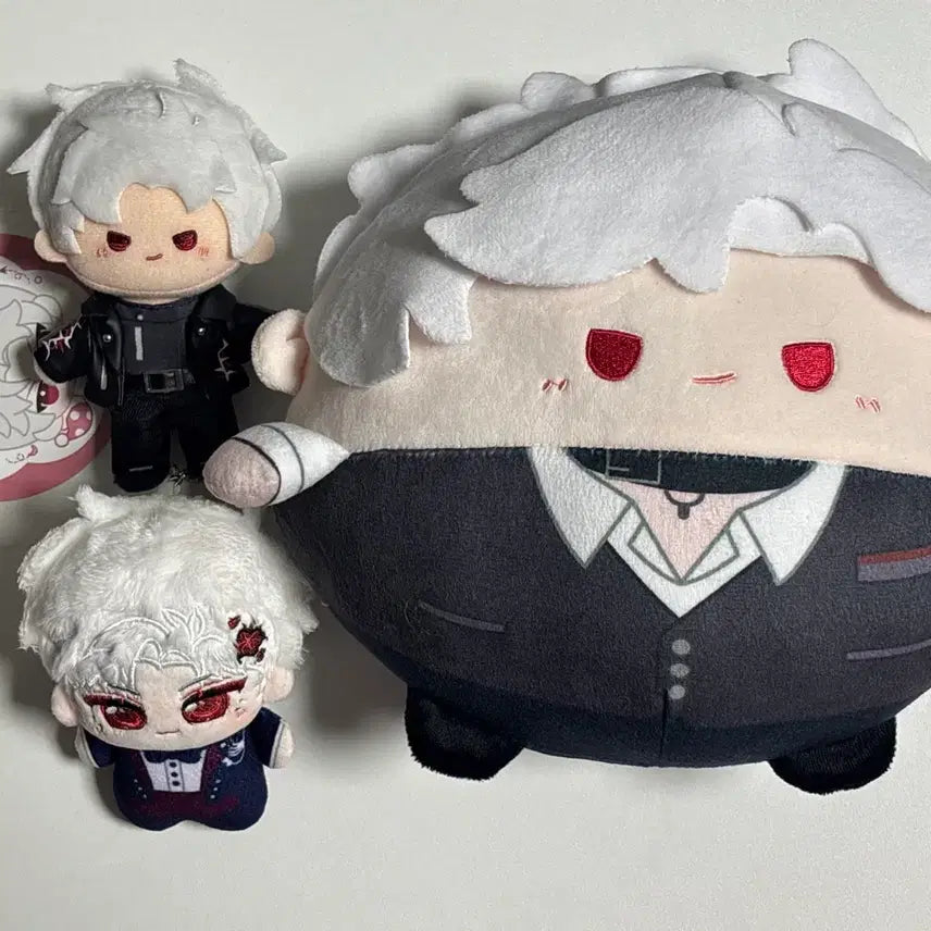 [BUNJANG] Love&deepspace Jinwoon Bundle Set (Official & Unofficial Dolls) / 럽딥 러브앤딥스페이스 진운 공식 비공식 인형 일괄