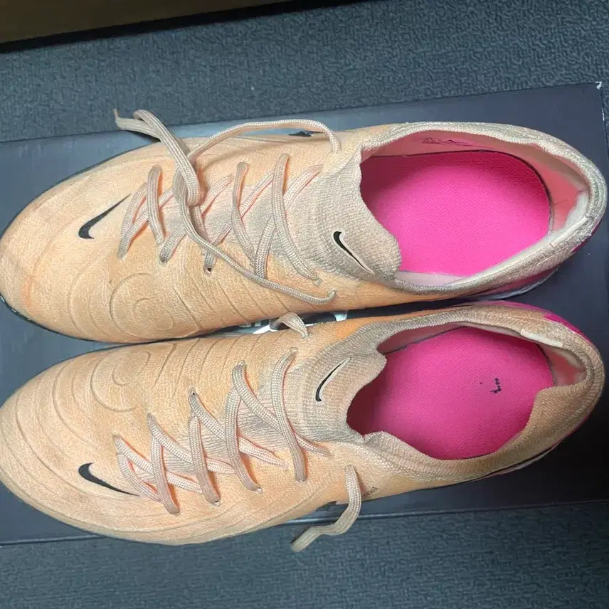 [BUNJANG] Nike Phantom GX2 Pro Futsal Shoes / 나이키 팬텀 gx2 프로 풋살화 260