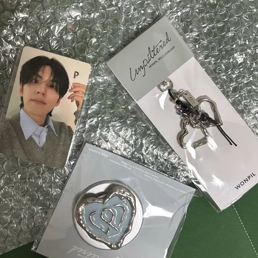 [BUNJANG] DAY6 Wonpil Unfiltered Photocard, MagSafe Grip Tok & Metal Keyring Bundle Set / DAY6 원필 언필터드 미개봉 그립톡&메탈키링 일괄판매