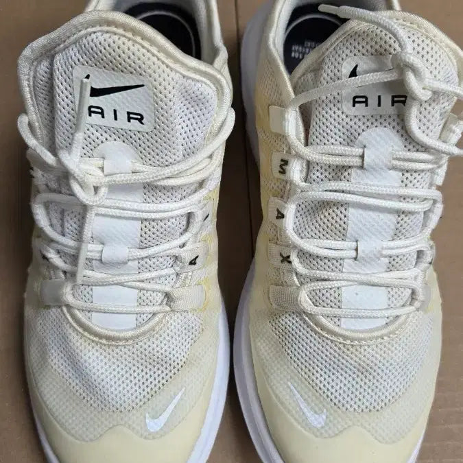 [BUNJANG] Nike Air Max Axis White/Beige Sneakers / 나이키 에어맥스 액시스 흰색/베이지색 운동화