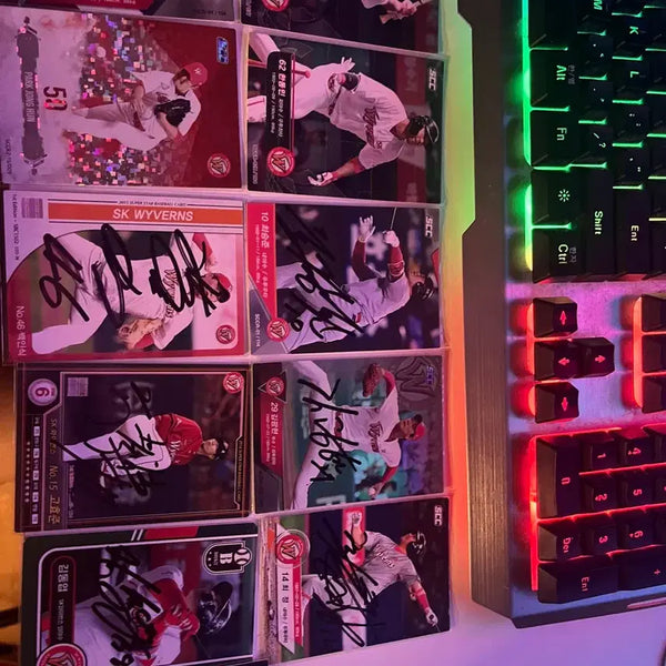 [BUNJANG] SK Wyverns Autographed Baseball Cards Bundle / SK와이번스 싸인 카드 (전용 비닐 케이스 보관)