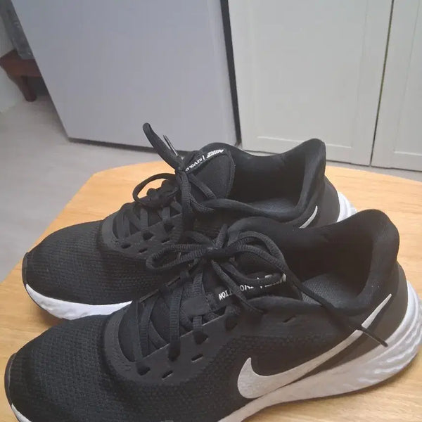 [BUNJANG] Nike Men's Performance Running Shoes Size 280 / 나이키 기능성 운동화 사이즈 280호 디자인강추 실착별로 사진참고