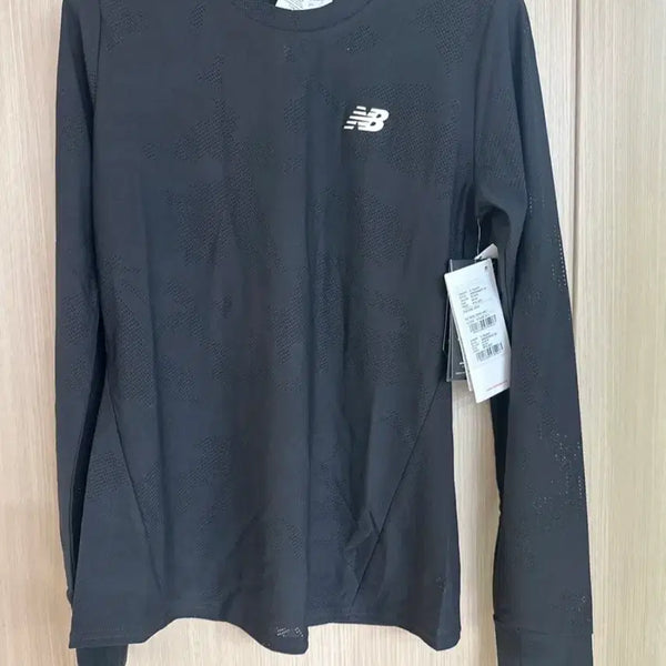 [BUNJANG] New Balance Women's Running Long Sleeve T-Shirt Black / 뉴발란스 여성 런닝 긴팔 티셔츠 블랙