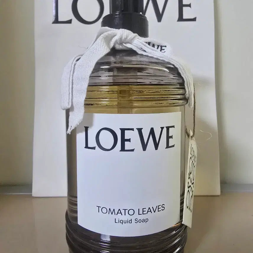 [BUNJANG] Loewe Tomato Leaf Liquid Soap 360ml / 로에베 토마토 리브스 리퀴드 솝 360ml
