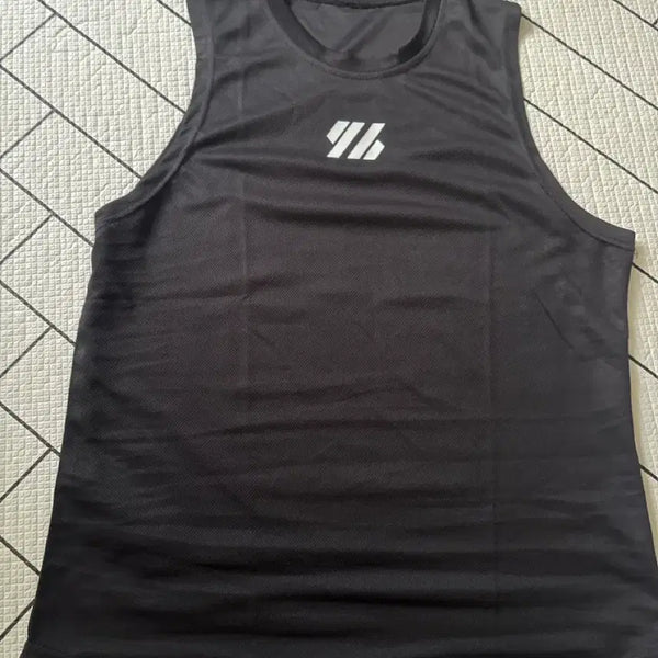 [BUNJANG] Sleeveless Tank Top T-Shirt - Black (M) / 민소매 나시티셔츠 블랙 m사이즈