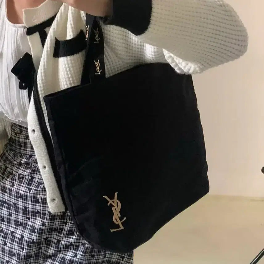 [BUNJANG] Yves Saint Laurent Black Novelty Shoulder Bag / 입생로랑 블랙 노벨티 숄더백(일본 편집샵 구매)