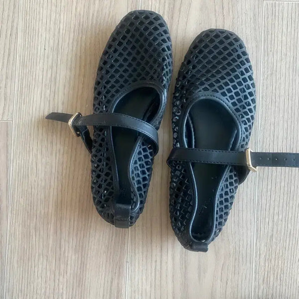 [BUNJANG] H&M Black Perforated Strap Flat Shoes / H블랙 펀칭 스트랩 플랫 슈즈 H&M