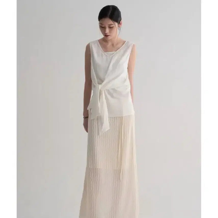[BUNJANG] White Sleeveless Tank Top / 흰색 슬리브 나시