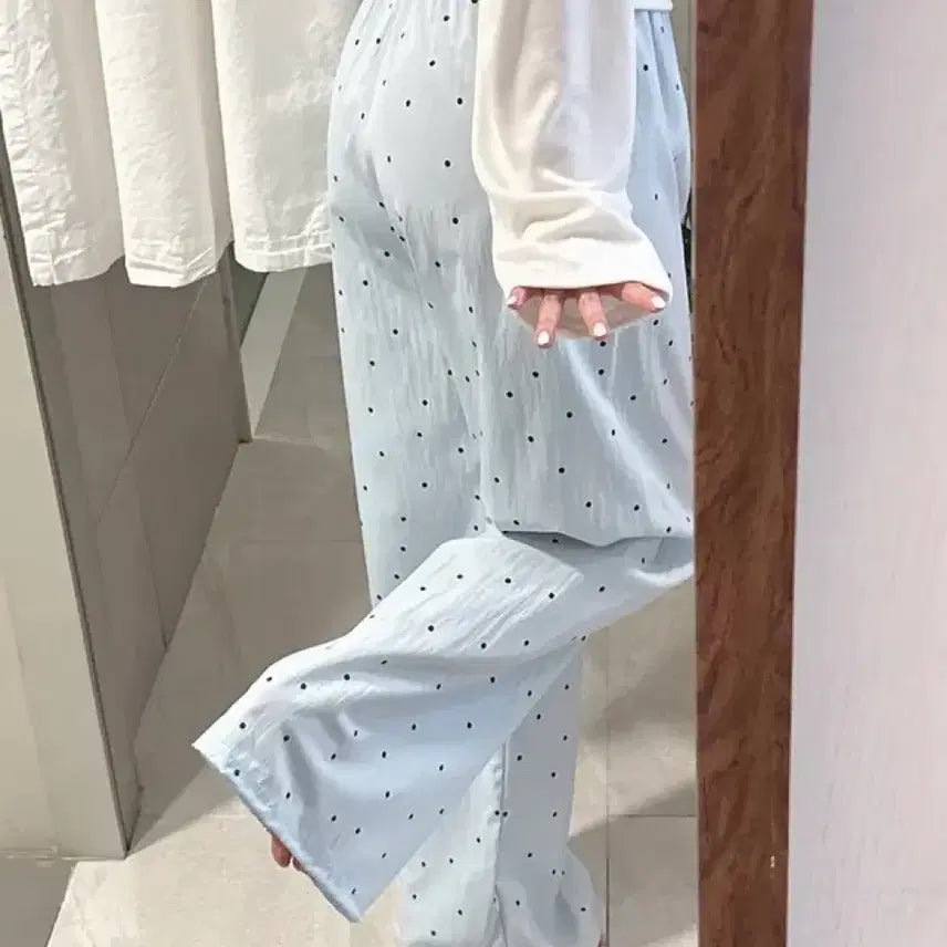 [BUNJANG] Avely Today's Temperature Wide Dot Nylon Pants / 에이블리 오늘의온도 와이드 도트 나일론 통바지 #유니크#예쁜핏 #장마템 | 소라