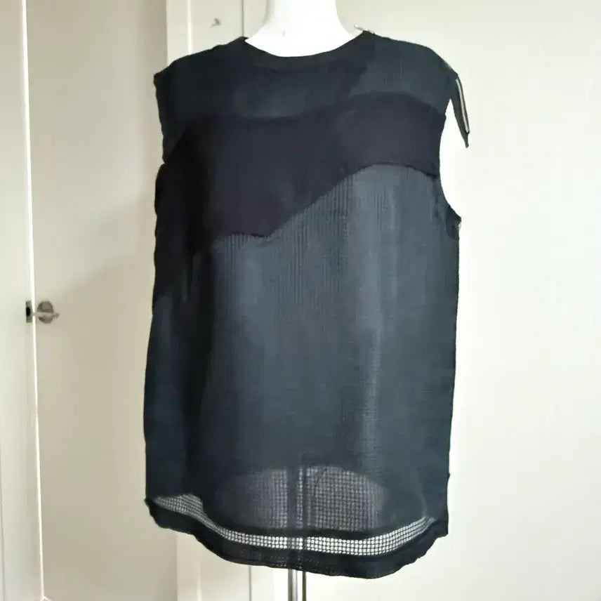 [BUNJANG] MICHAA Sleeveless Mesh Top / 미샤 민소매 매쉬 탑