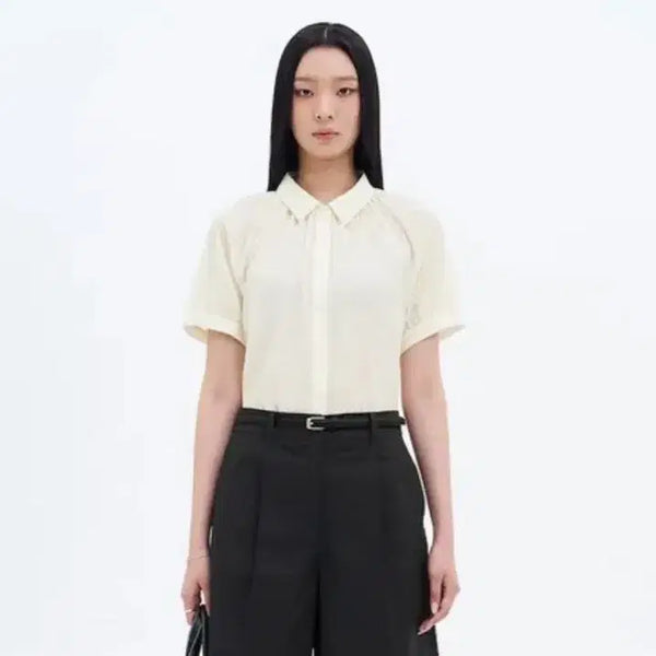 [BUNJANG] 8seconds Short Sleeve Shirring Blouse / [에잇세컨즈] 반소매 셔링 블라우스