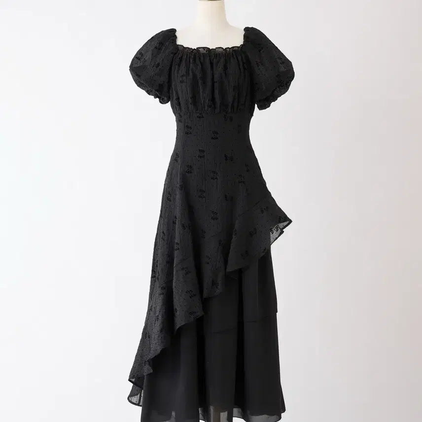 [BUNJANG] Nice Claup Black Tiered Off-Shoulder Dress / Nice claup 블랙 티어드 원피스 오프숄더 양산형 지뢰계 스나계 스커트