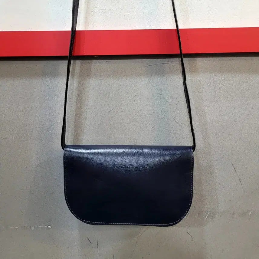[BUNJANG] MARNI Leather Crossbody Bag (Navy) / 정품 마르니 MARNI 레더 크로스백 (네이비)