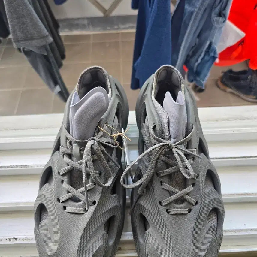 [BUNJANG] Adidas Adifom Sandals Grey Q (Size 265) / 아디다스 아디폼 샌들 그레이 Q