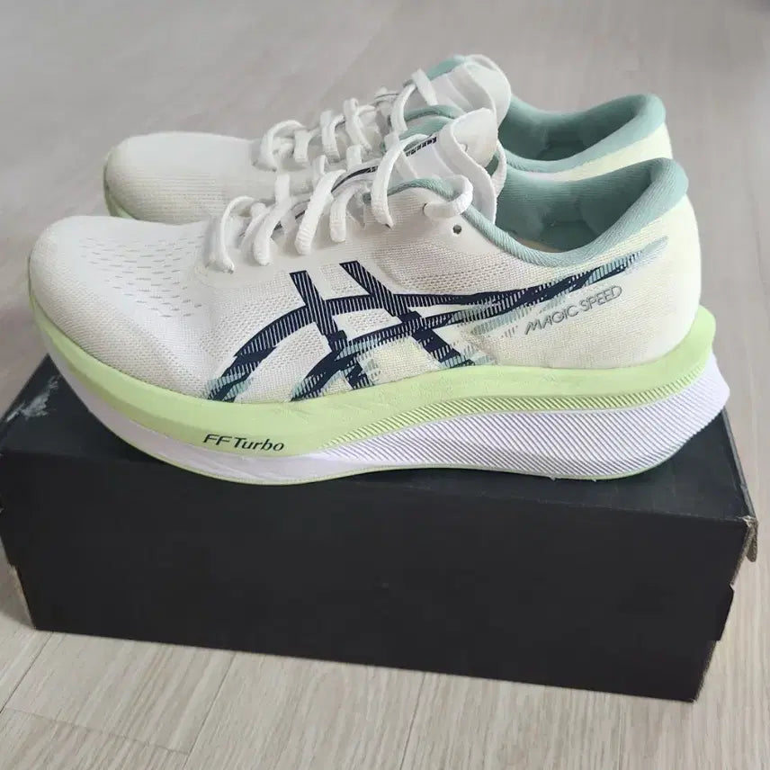 [BUNJANG] Asics Magic Speed 4 White/Blue Running Shoes (US 9) / (270) 아식스 매직스피드4 화이트/블루 운동화 팝니다.