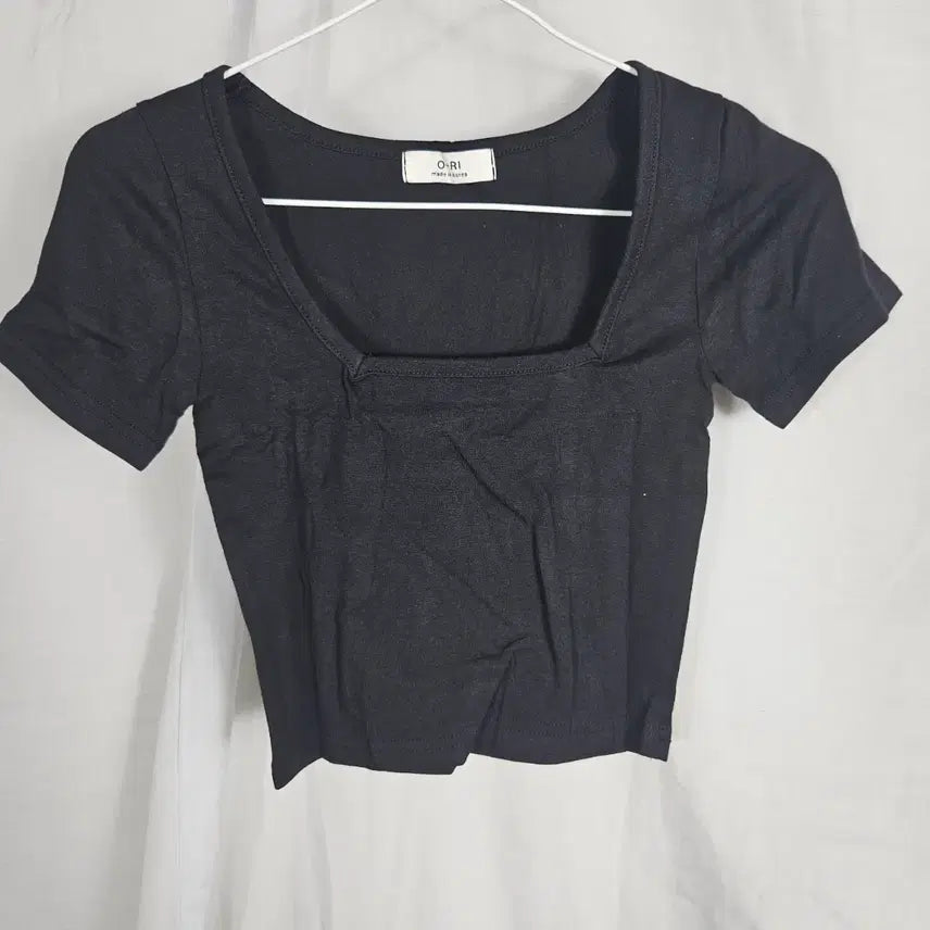 [BUNJANG] Romy Square Crop Top / 로미 스퀘어 크롭티(새상품)