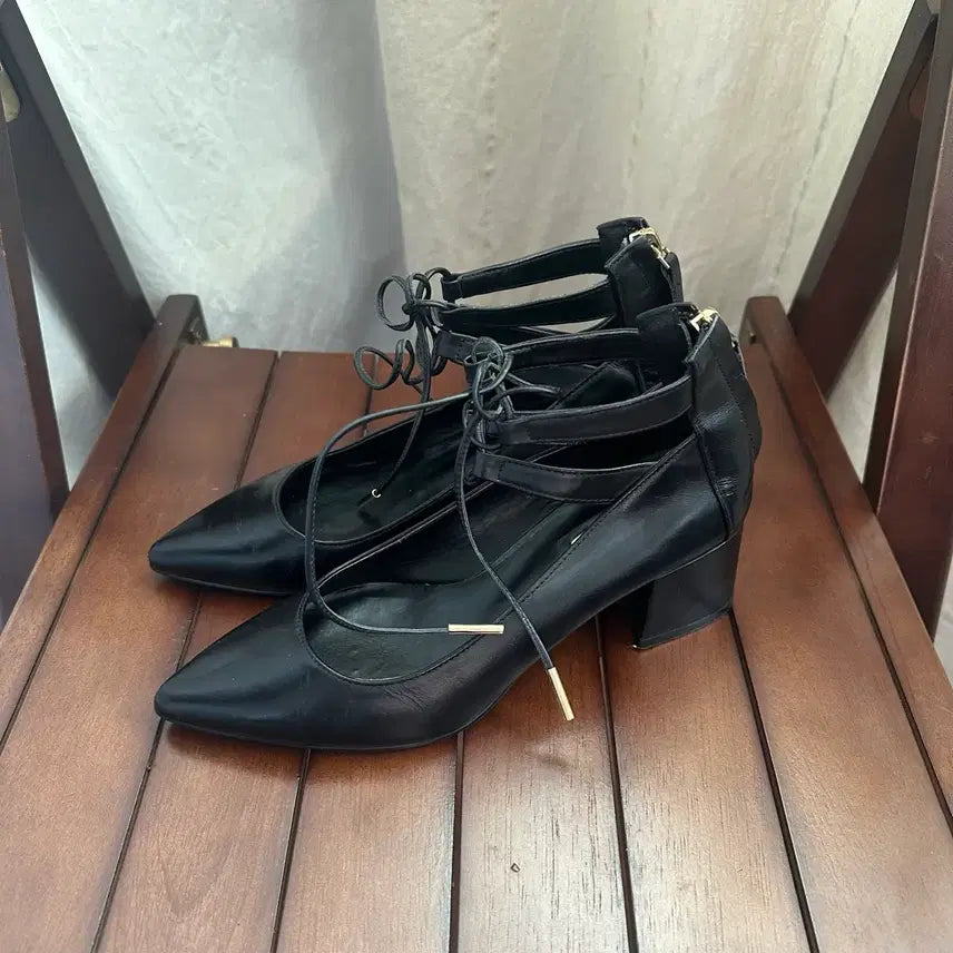 [BUNJANG] Rachel Cox Black Strap Heels / 레이첼 콕스 블랙 스트랩 구두