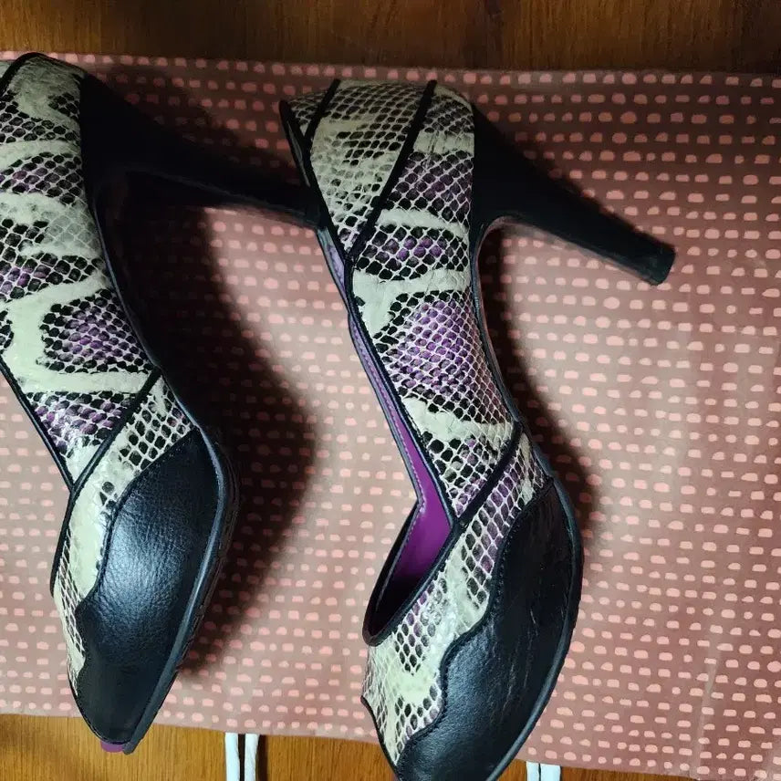 [BUNJANG] Brunomagli Snakeskin Pattern Peep-toe Pumps 225 / 브루노말리(BRUNOMAGLI) 뱀피 패턴 오픈토 펌프스. 225