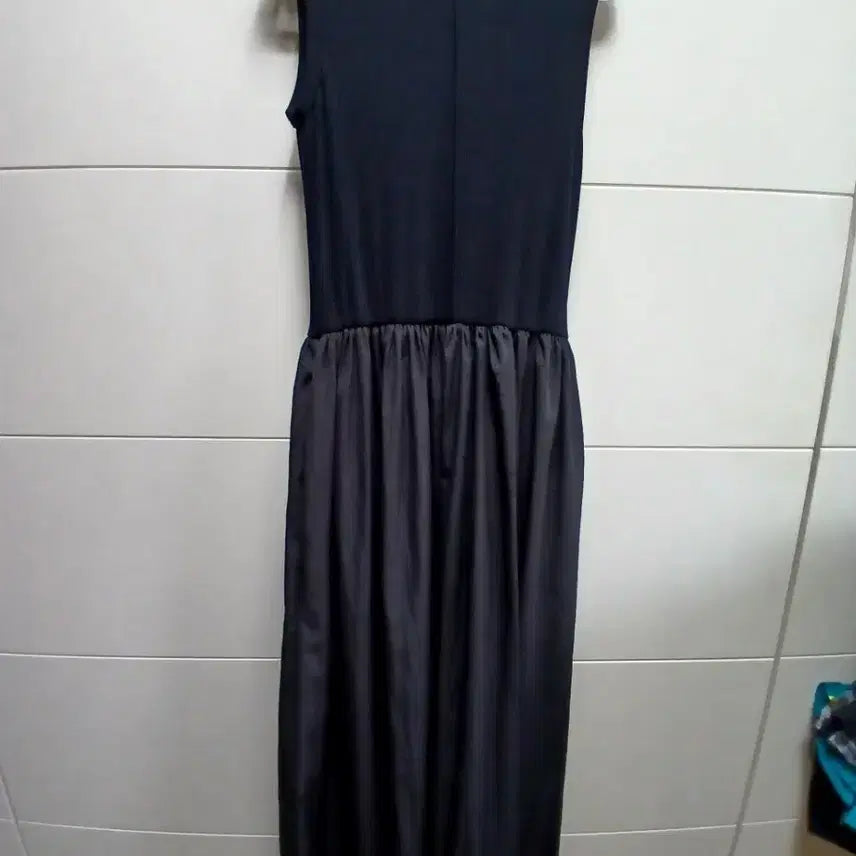 [BUNJANG] Black Sleeveless Maxi Dress / 블랙 민소매 맥시 원피스55