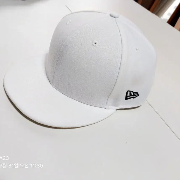[BUNJANG] New Era 9FIFTY Cap - White (Medium/Large) / 정품 뉴에라 9FIFTY 볼캡 미디움/라지 화이트 팔아요.