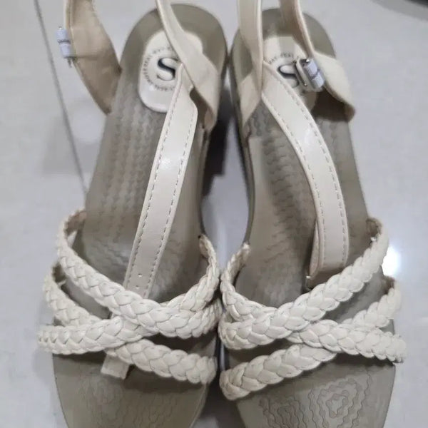 [BUNJANG] Sobohwa Wedge Heel Sandals Size 245 / 소보제화 웨지힐샌들245