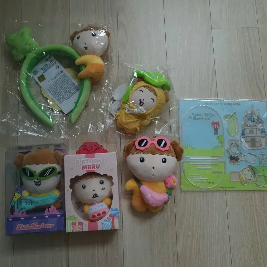 [BUNJANG] Maru is a Dog Character Plush Toy & Acrylic Stand Bundle Set / 마루는 강쥐 인형 및 아크릴스탠드 일괄 판매 롯데월드