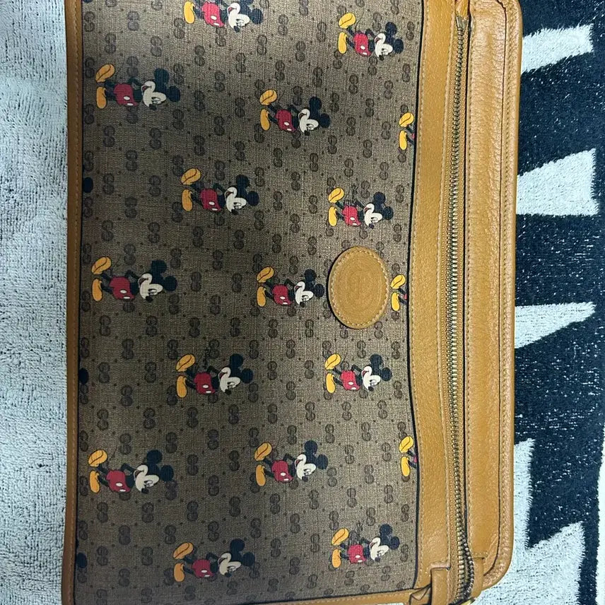 [BUNJANG] Gucci Mickey Mouse Clutch Bag / 구찌 미키마우스 클러치