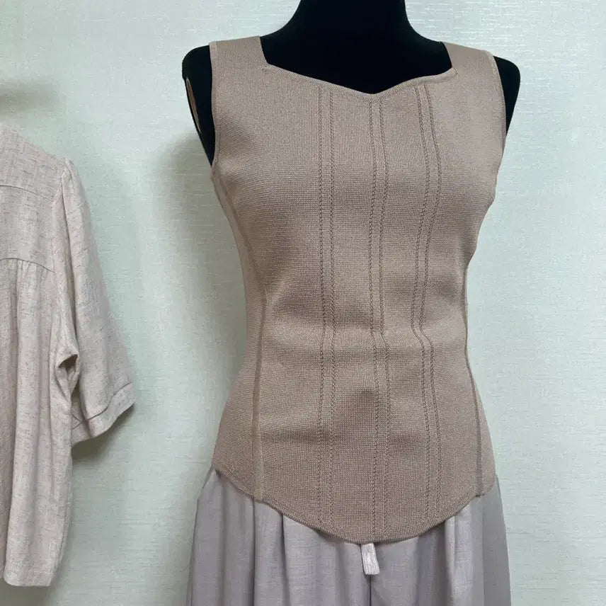 [BUNJANG] Moca Knit Sleeveless Top / 모카니트나시