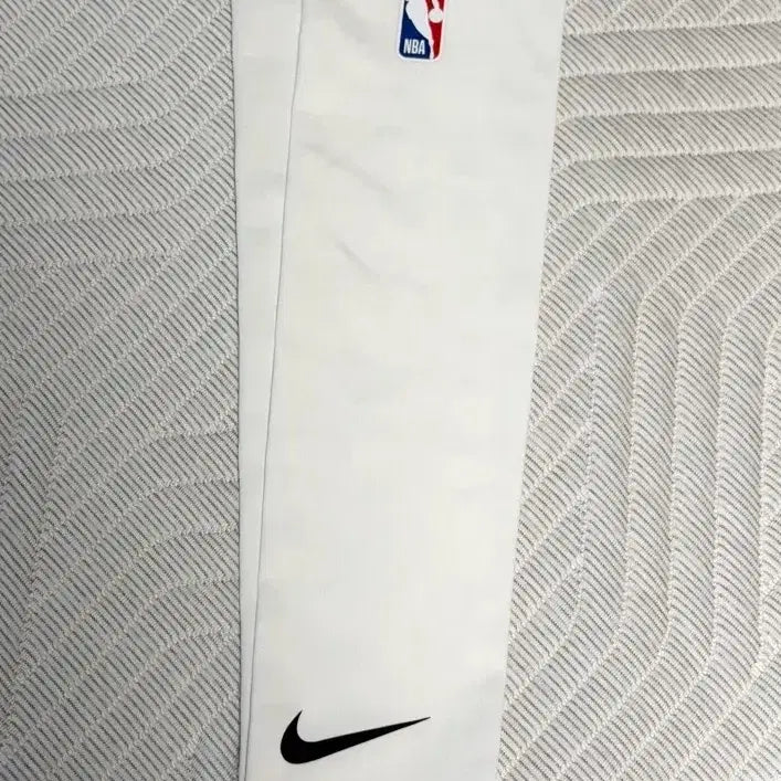 [BUNJANG] Nike NBA Arm Sleeve White L-XL / 나이키 nba 암슬리브 화이트