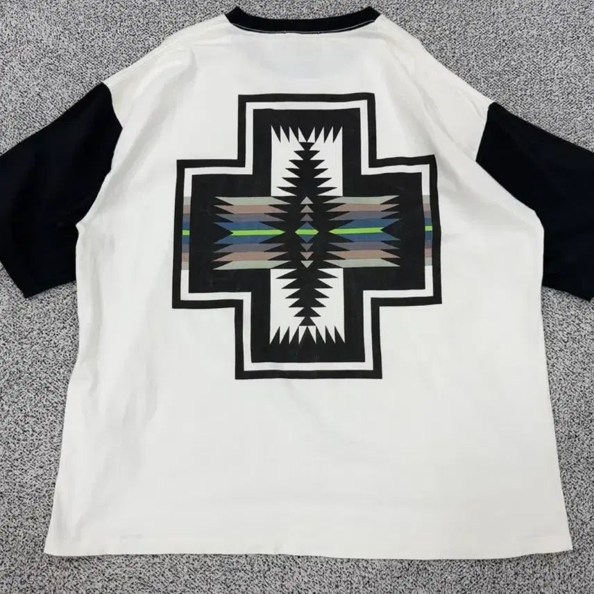 [BUNJANG] Pendleton Navajo Pattern Short-Sleeve T-Shirt / 펜들턴 나바호 패턴 반팔티